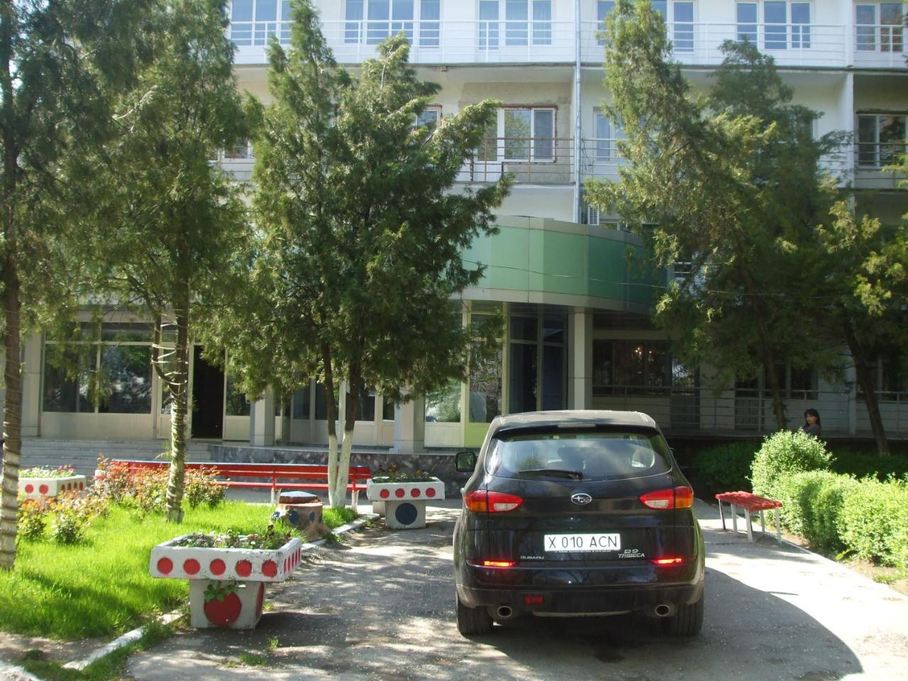 Tourist Hotel Shymkent Ngoại thất bức ảnh