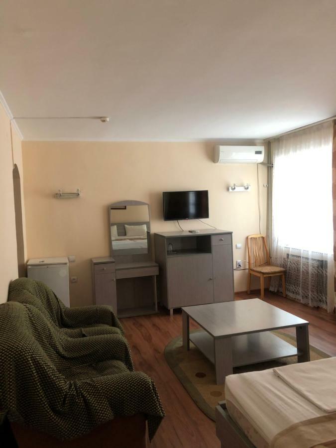 Tourist Hotel Shymkent Ngoại thất bức ảnh